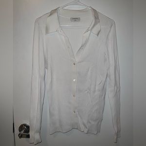 Aritzia Babaton white ribbed long sleeve button up shirt. size large. WORN ONCE